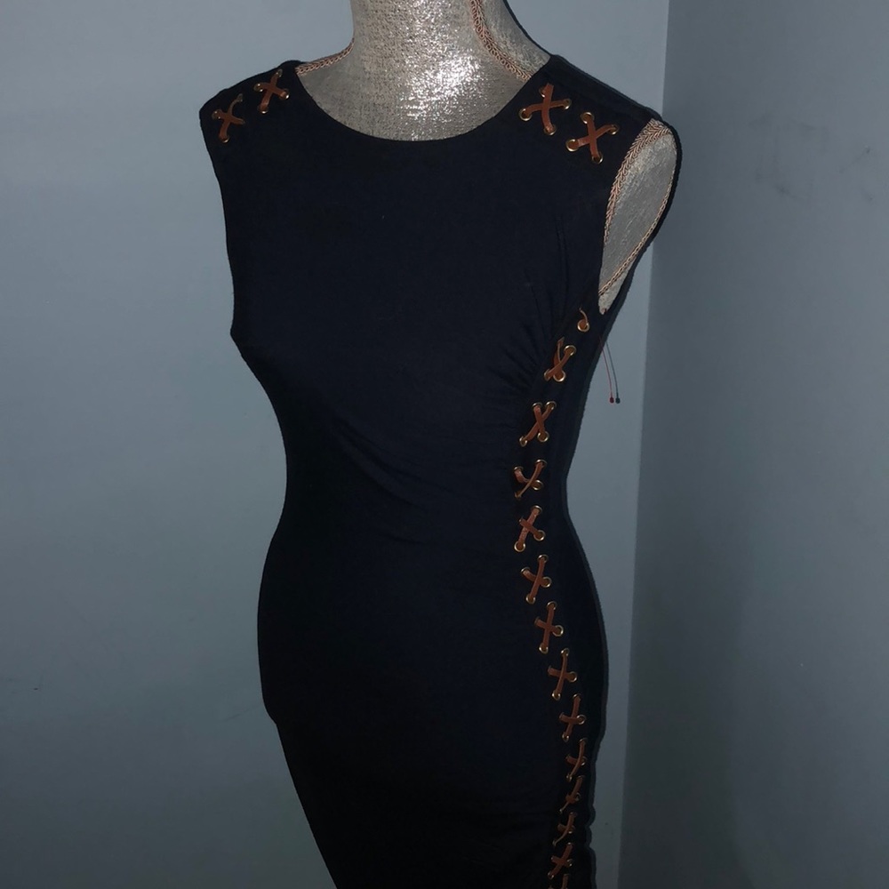 Amazing fit and fabric, Navy Cache dress with ties